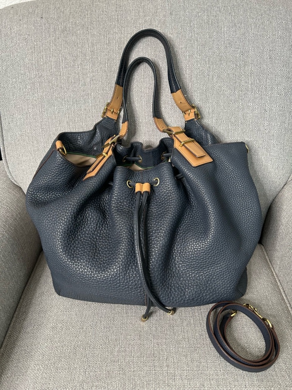 Coach Legacy Drawstring XL Shoulder Bag in navy pebbled leather - Picture 6 of 16